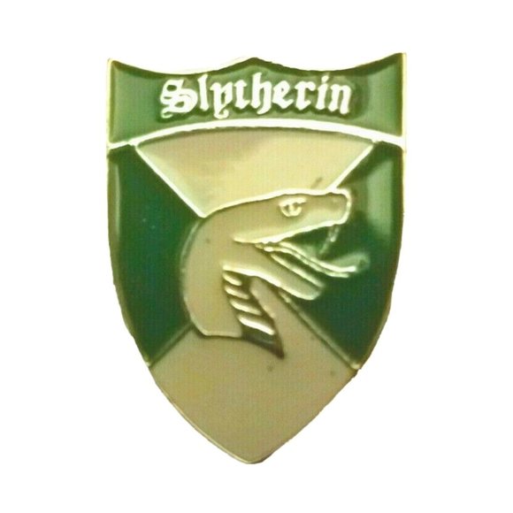 Harry Potter Slytherin Shield Pin New in Box - Picture 1 of 3